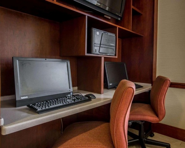 Quality Inn & Suites Biltmore East image 10