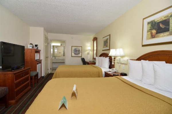 Quality Inn & Suites Biltmore East image 16