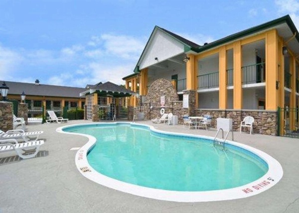 Quality Inn & Suites Biltmore East image 6